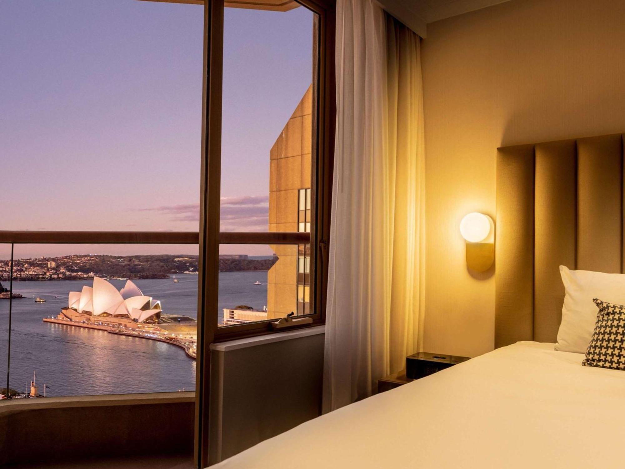The Sebel Quay West Suites Sydney Exteriér fotografie A view of the Sydney Opera House from a suite at the Pan Pacific Sydney
