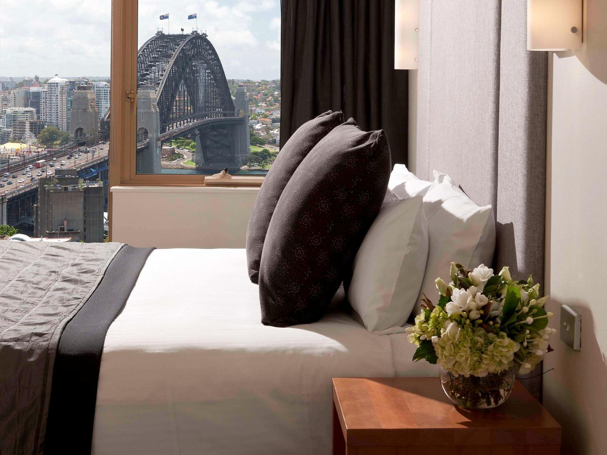 The Sebel Quay West Suites Sydney Exteriér fotografie A bedroom at the hotel